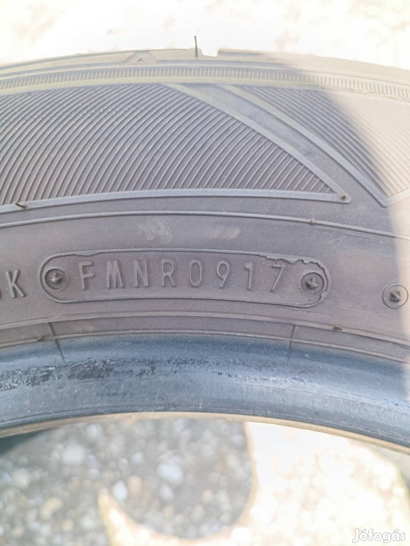 Falken 205/55R16 nyári gumi.