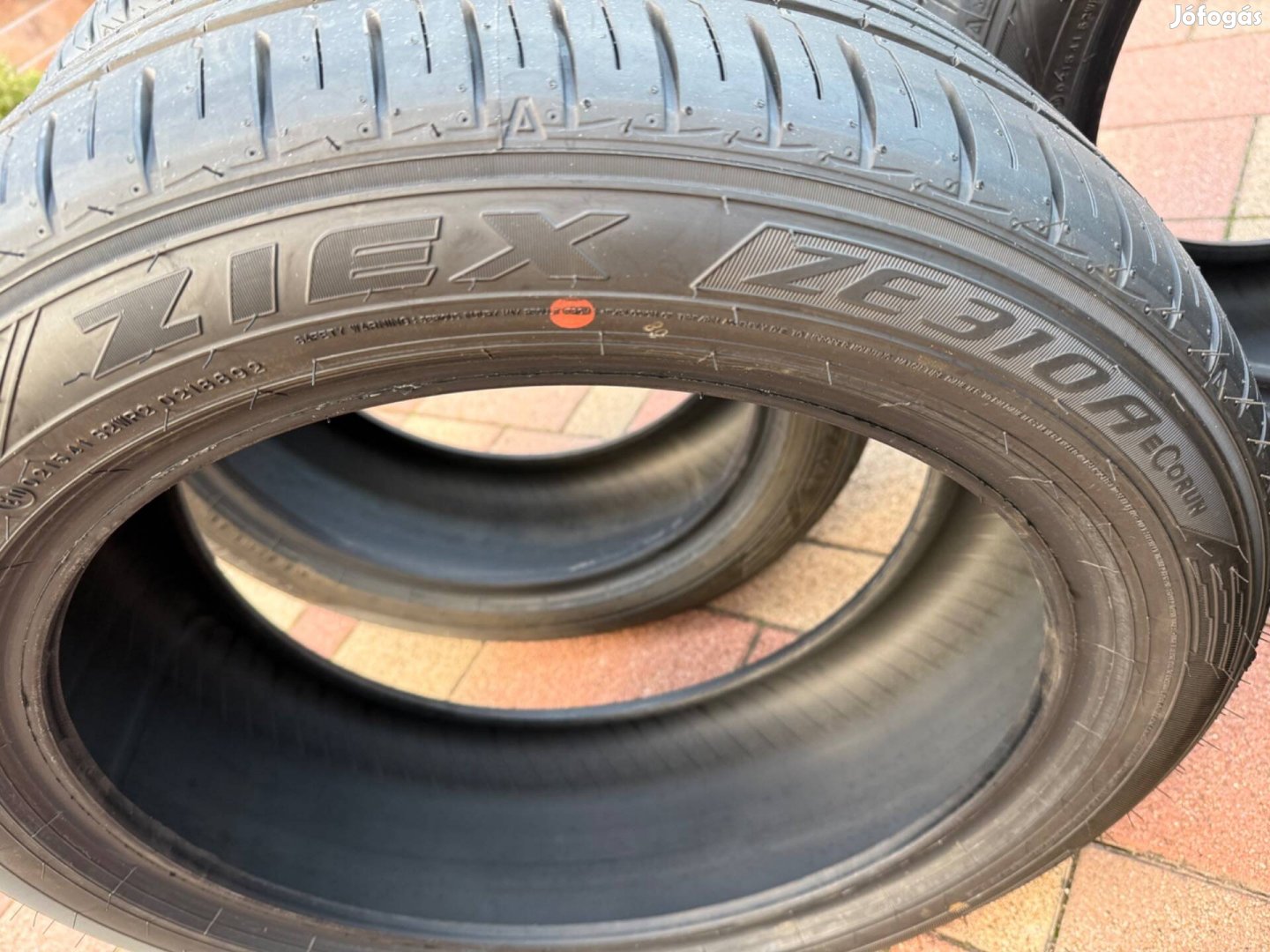 Falken 215/50 R18 nyári gumi eladó