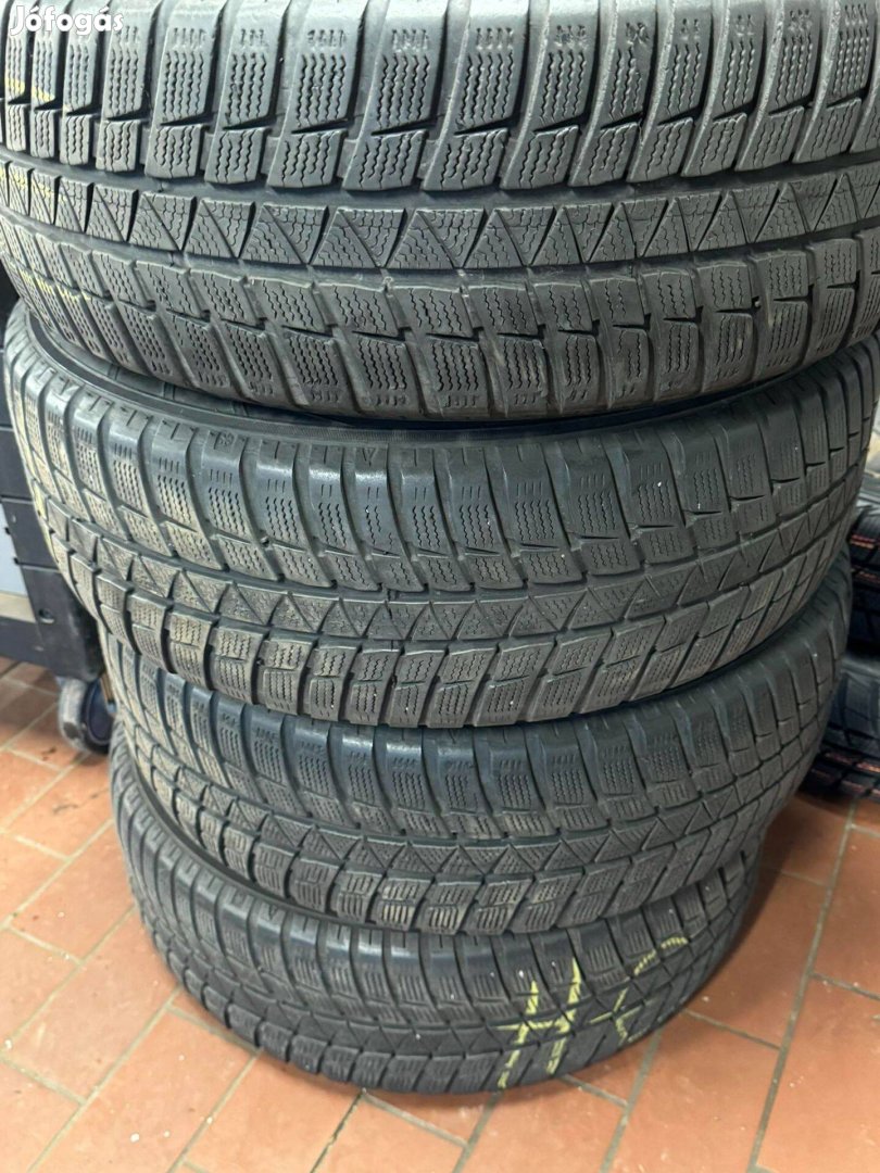 Falken 215/60 R16 téli gumi garnitúra 215 60 16