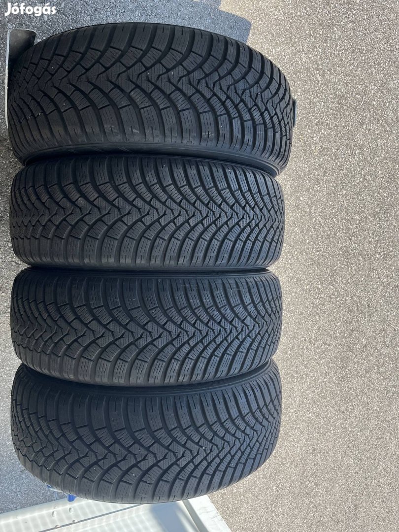 Falken 225/55r19 téligumi