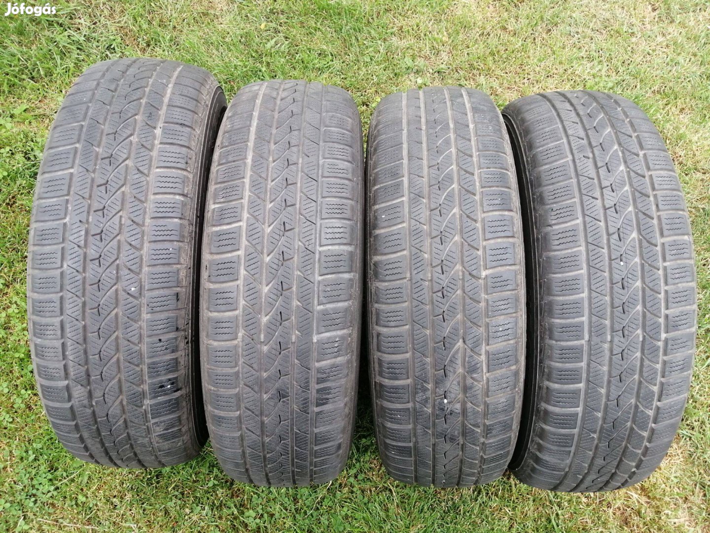 Falken 225/65 R17 téli garnitúra