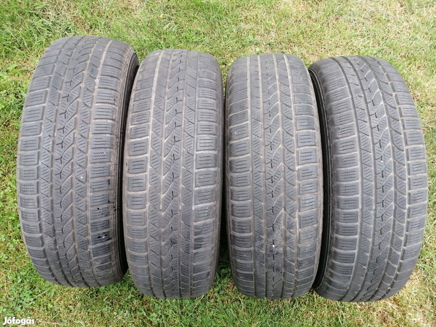 Falken 225/65 R17 téli garnitúra