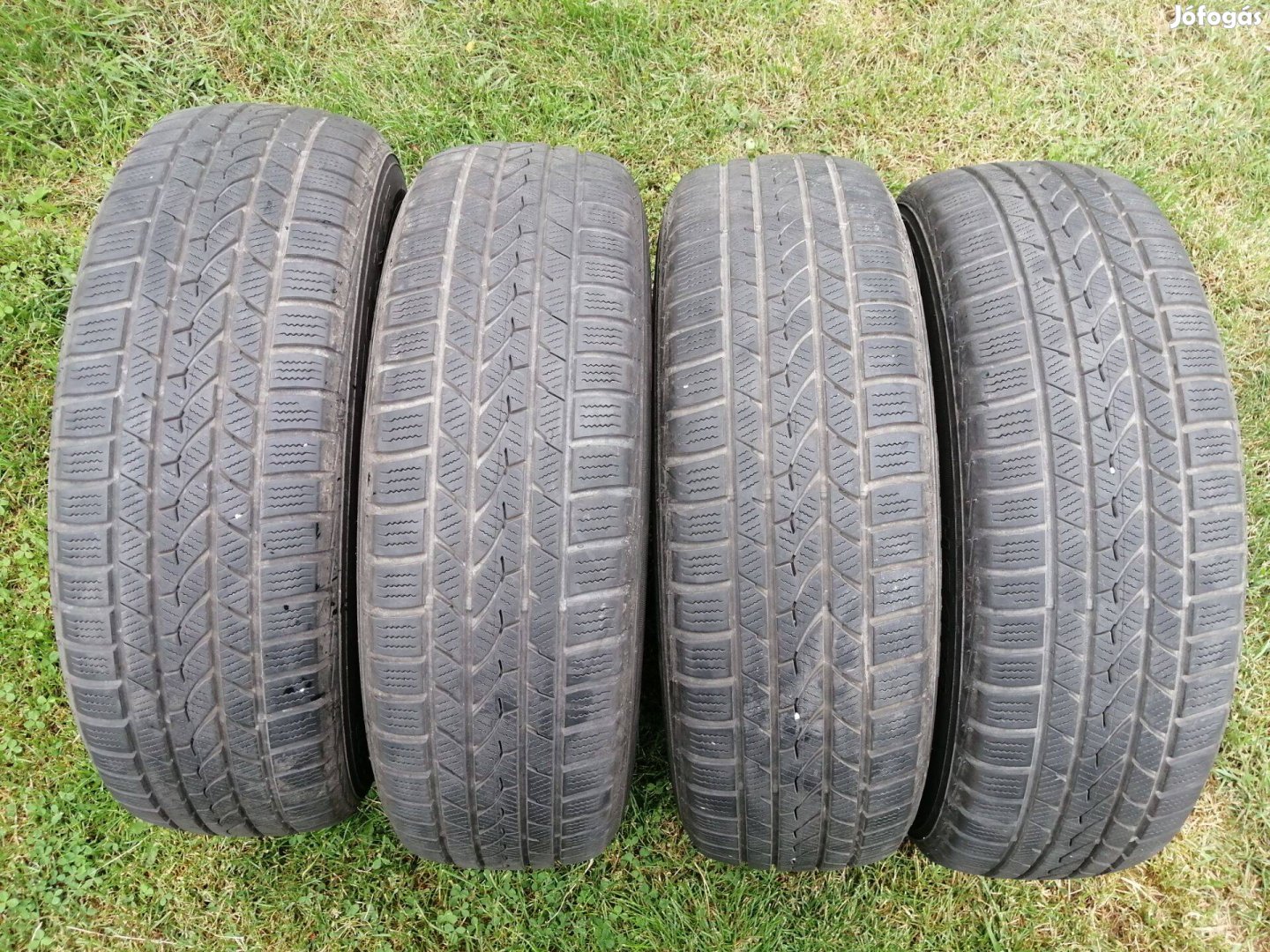 Falken 225/65 R17 téli garnitúra