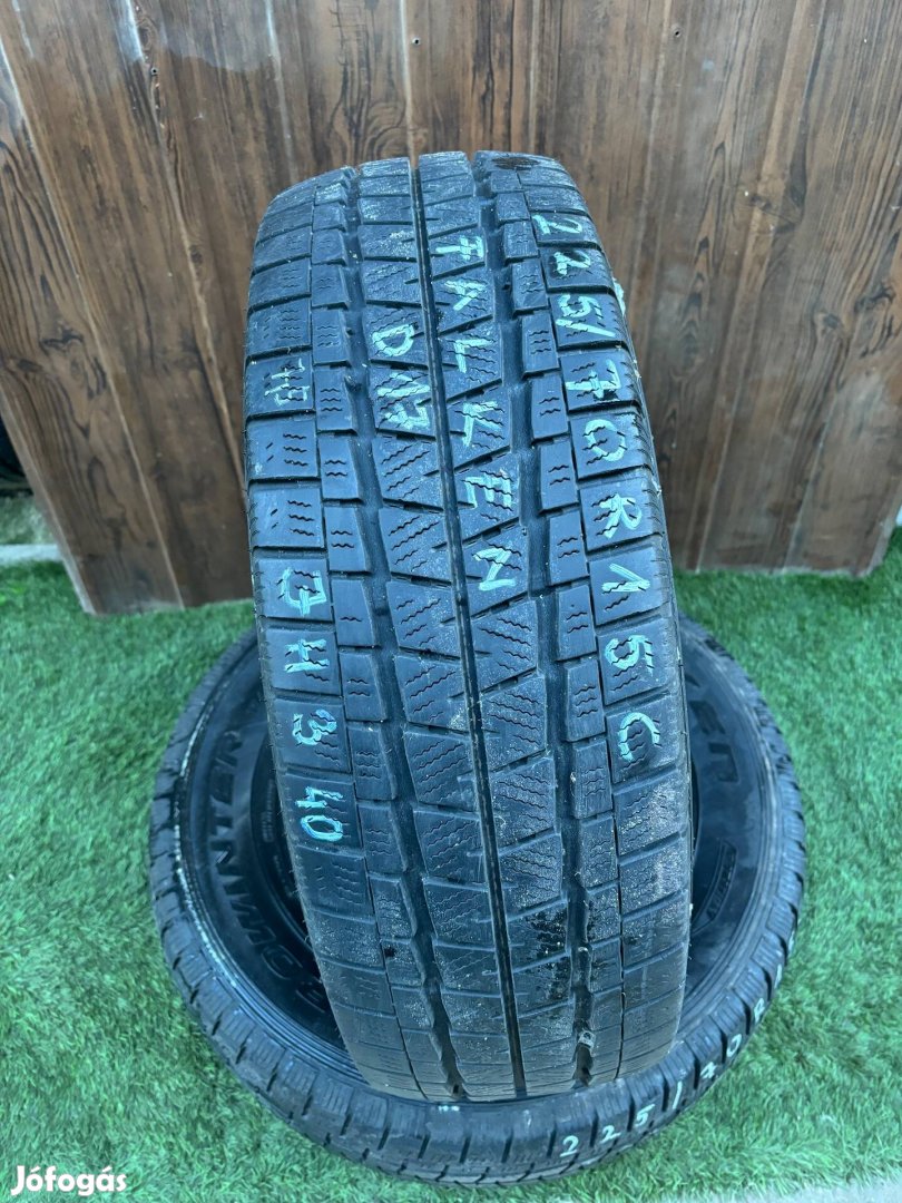 Falken 225/70R15C 7,5-8mm 2017-es téligumi 2db #340