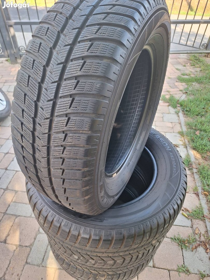 Falken 265/60 r18 négyévszakos gumi