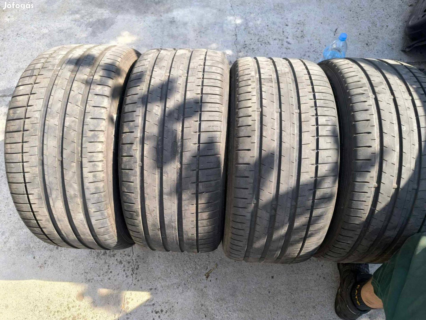 Falken 275/40 ZR19" nyári gumi Jó Állapotban