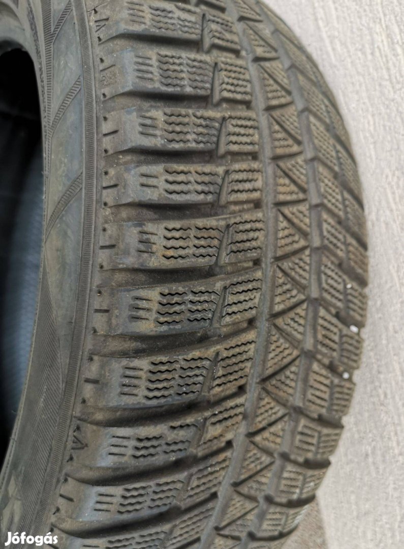 Falken Eurowinter HS449 22555 R17 101V XL használt jó