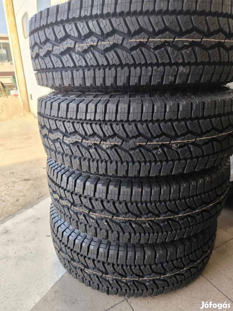 Falken Wildpeak A/T3WA 225/75 R16 négyévszakos gumi garnitúra