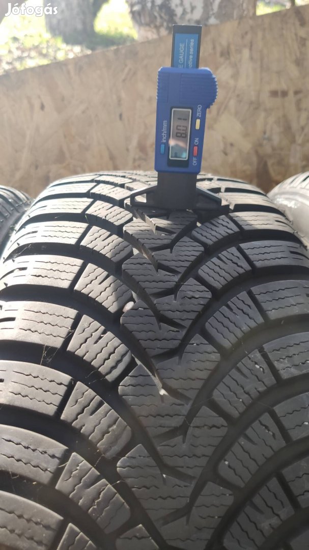 Falken téligumi 205/55 R17