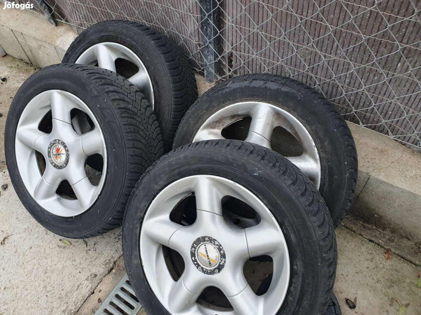Falken téligumi, Fondmetal Tech 1 felnire szerelve 195/55R15