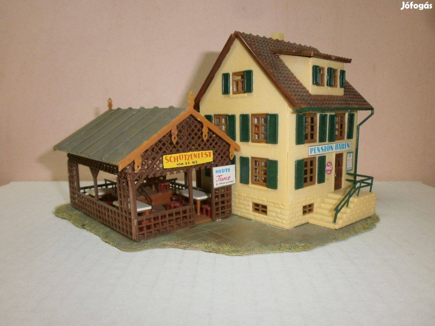 Faller - kisseb motel, étteterem, terasz - 1:87 - ( F-81)