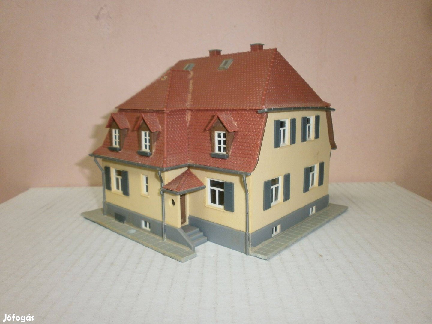 Faller - modern családi ház tetötérrel - 1:87 - ( C-7)