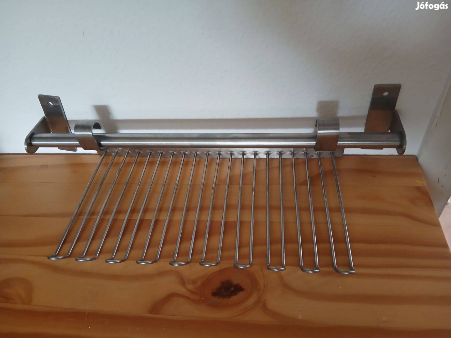 Falra szerelhető talpas pohár tartó eladó!