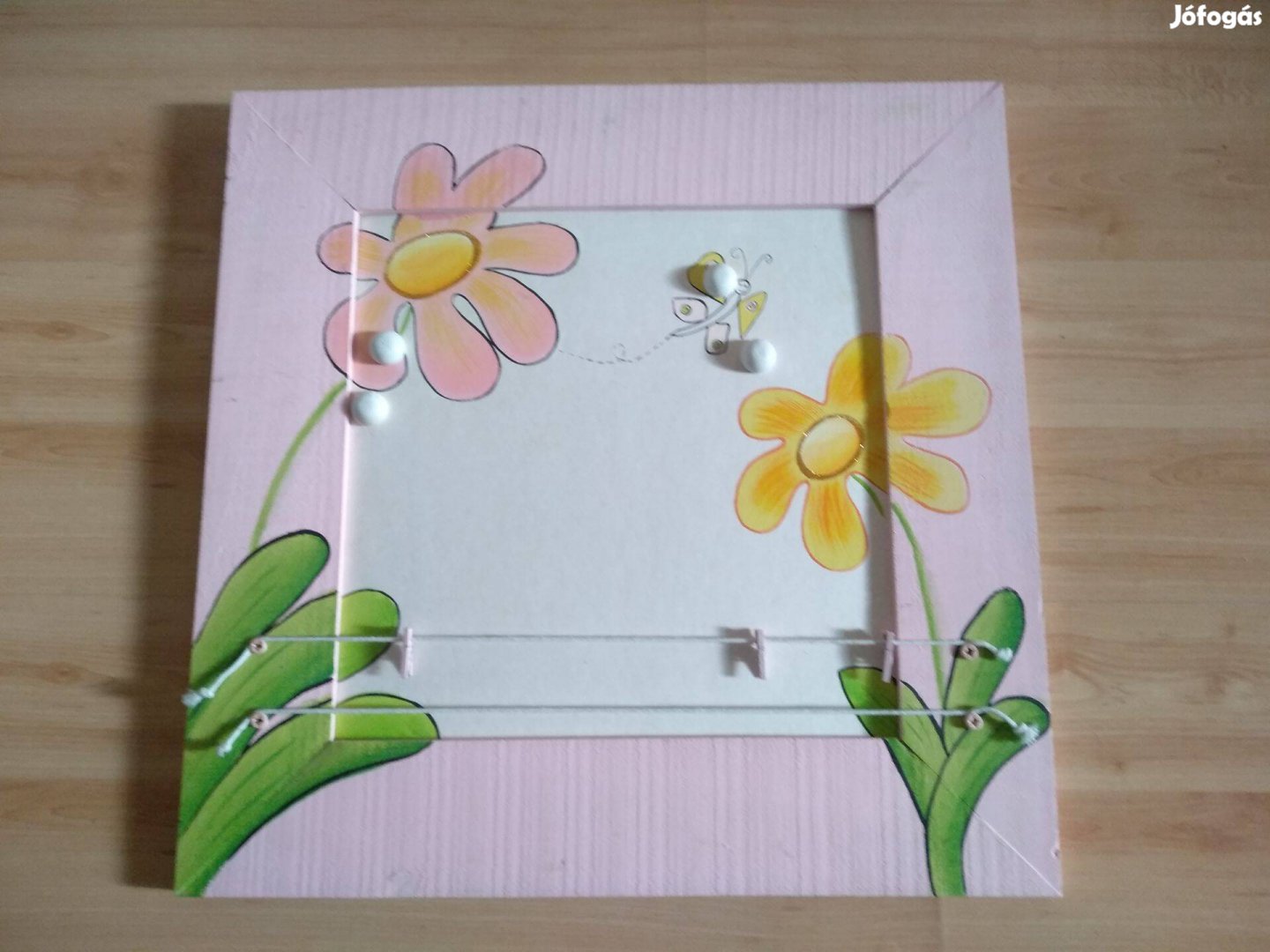 Falra szerelhető üzenő tábla , virágos