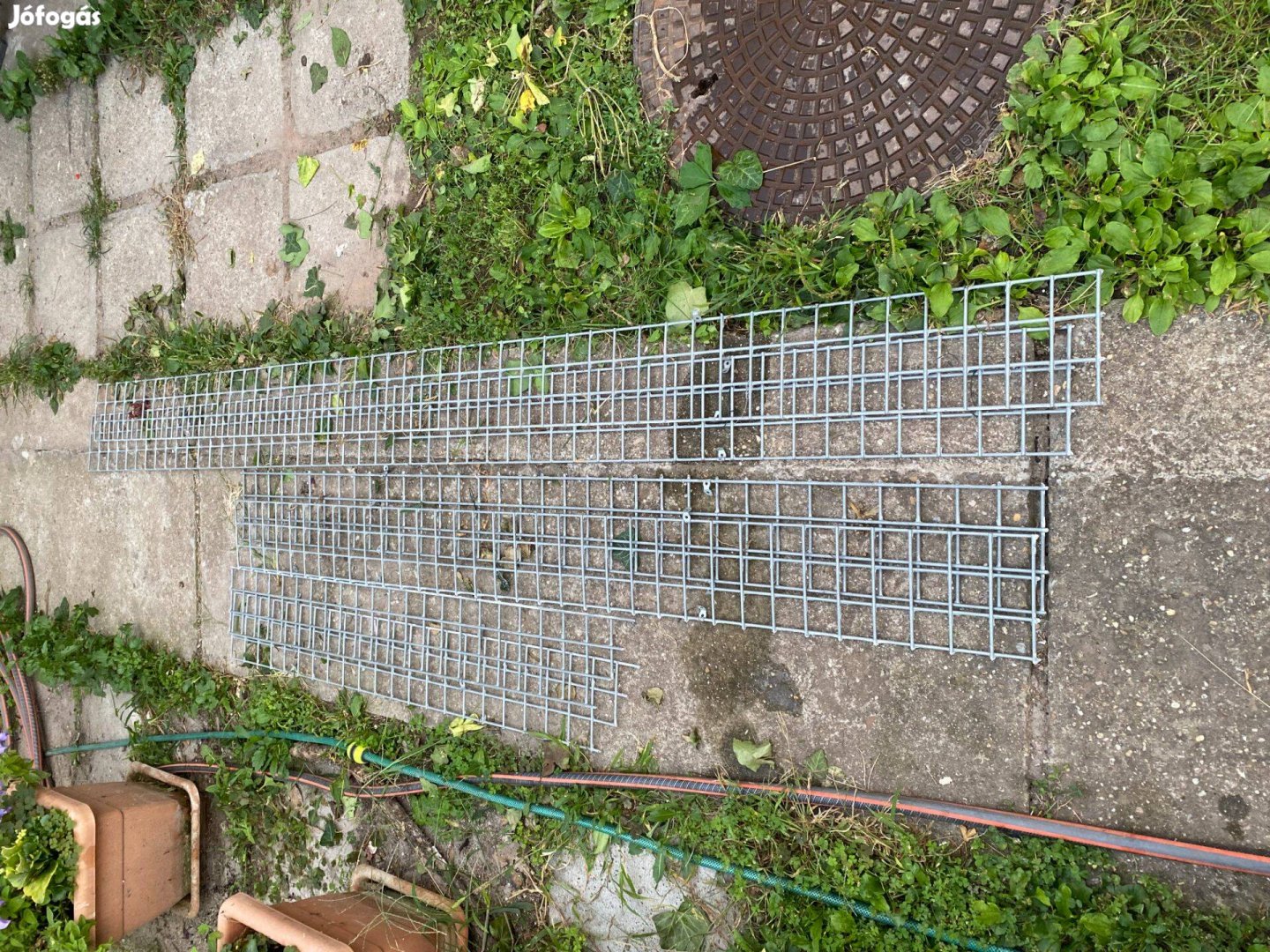 Falra szerelhető virágfuttató rács 111 cm