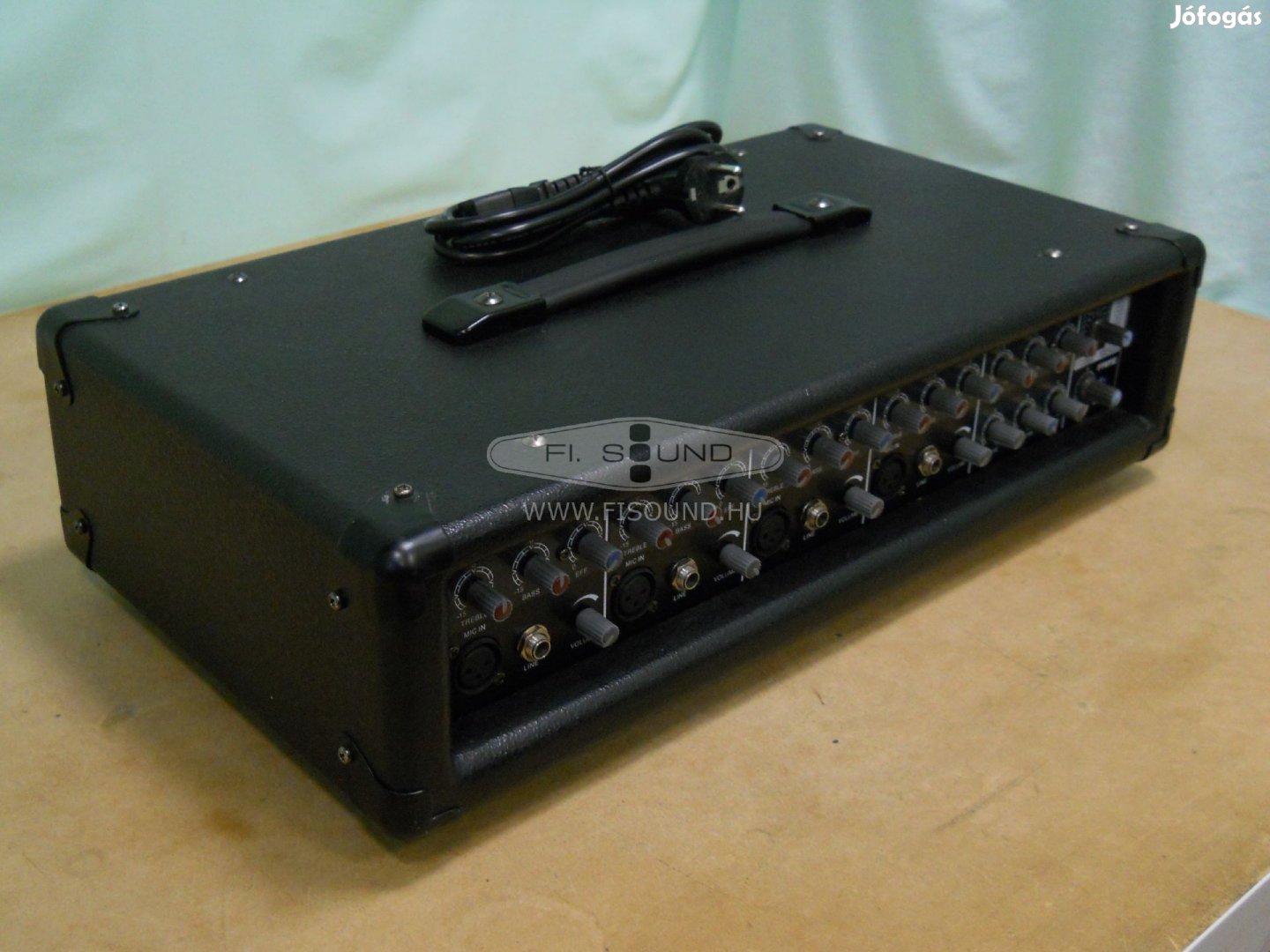 Fame PM400 ,2x100W,4 csatornás DSP effekt keverő erősítő