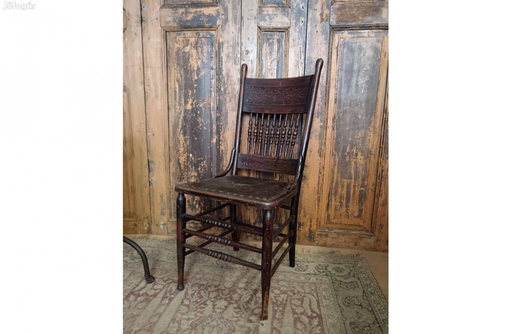 Faragott, esztergált 19. század közepei, talán Sváb keményfa szék,