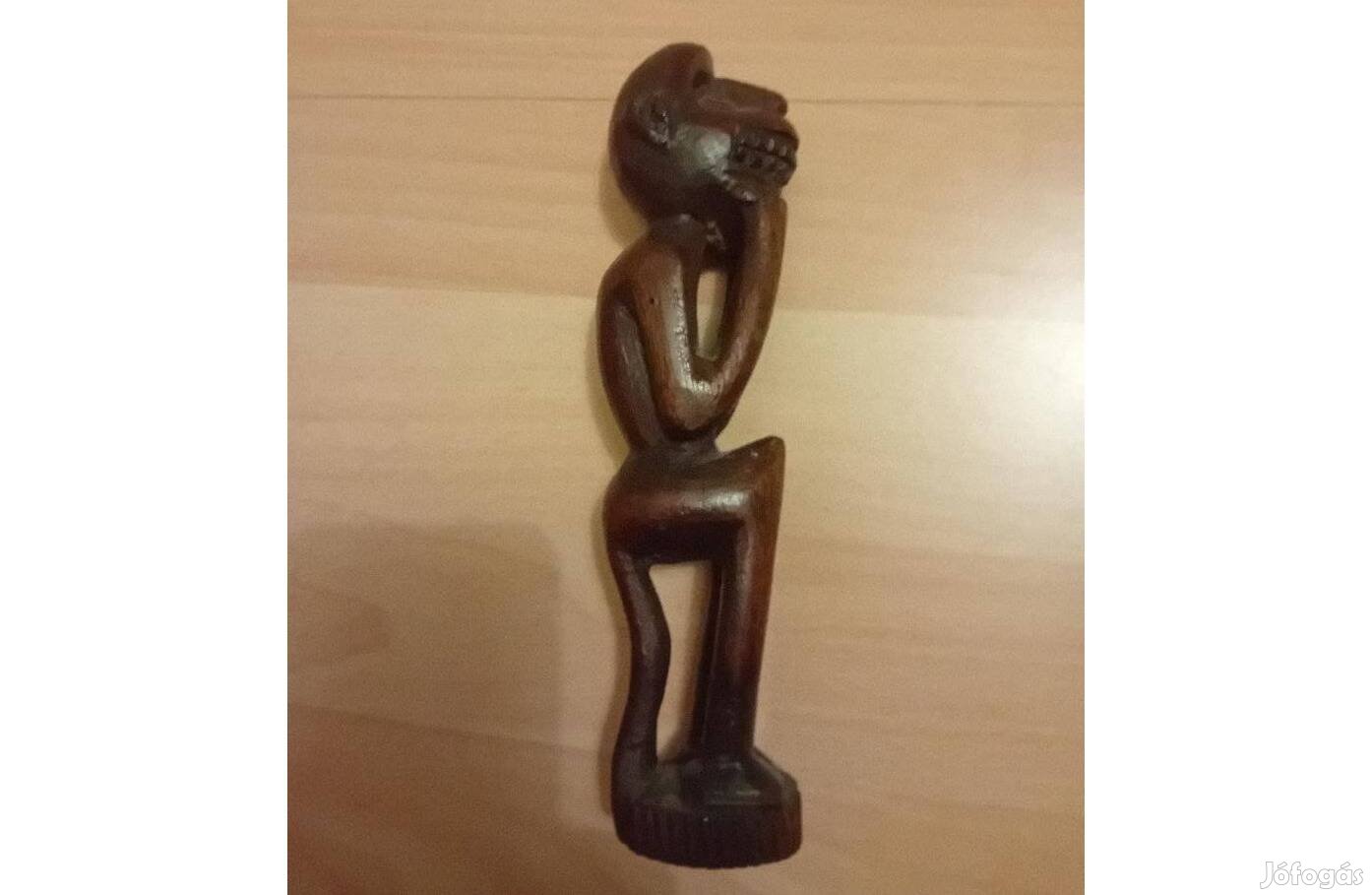 Faragott afrikai szobor