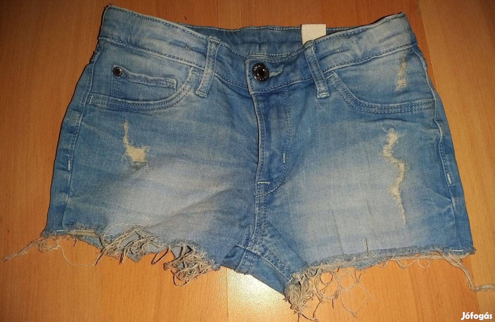 Farmershort eladó 146-os méretben