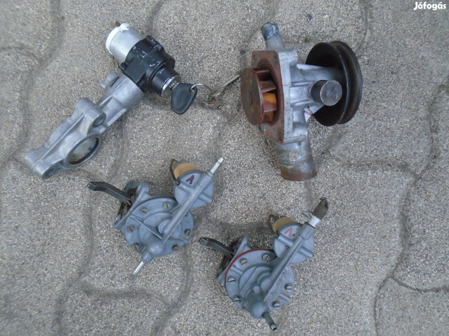 Faros Skoda 105 / 120 alkatrész - vízpumpa, AC pumpa, gyújtáskapcsoló