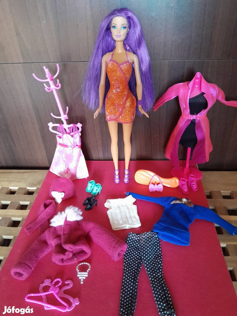 Fashionista barbie baba Divat Barbie baba ruhatárral kiegészítőkkel 