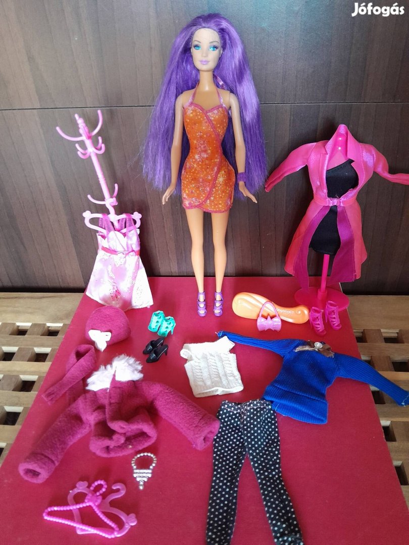 Fashionista barbie bútorral ruhákkal stb