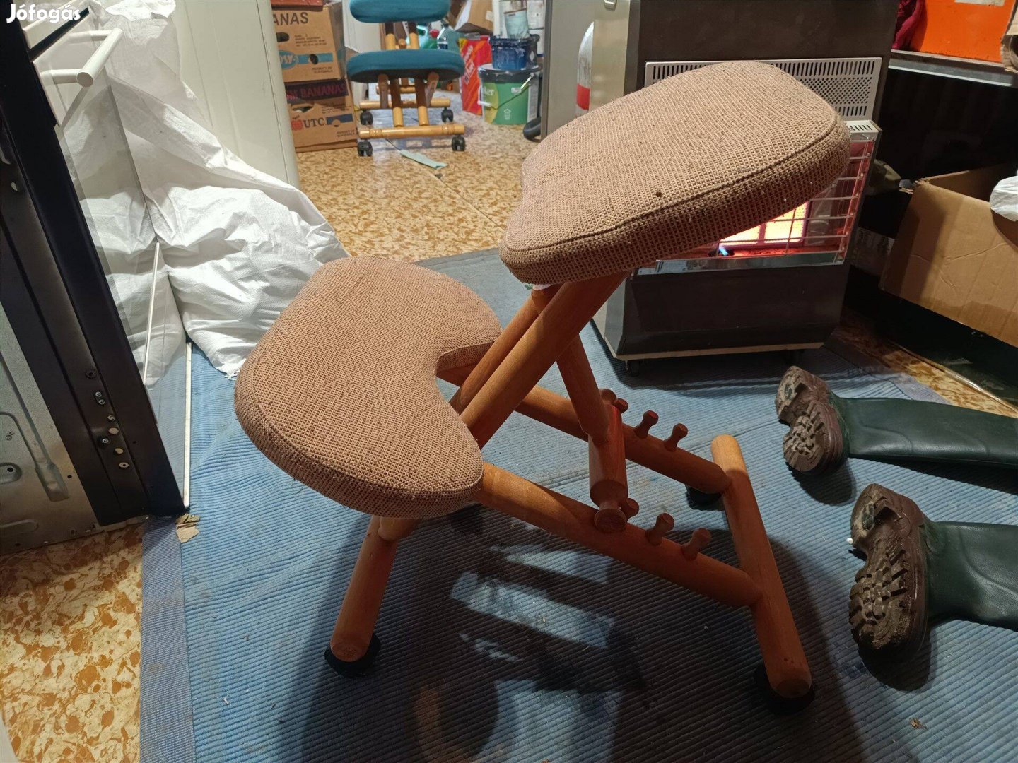 Favázas térdeplőszék zozizo