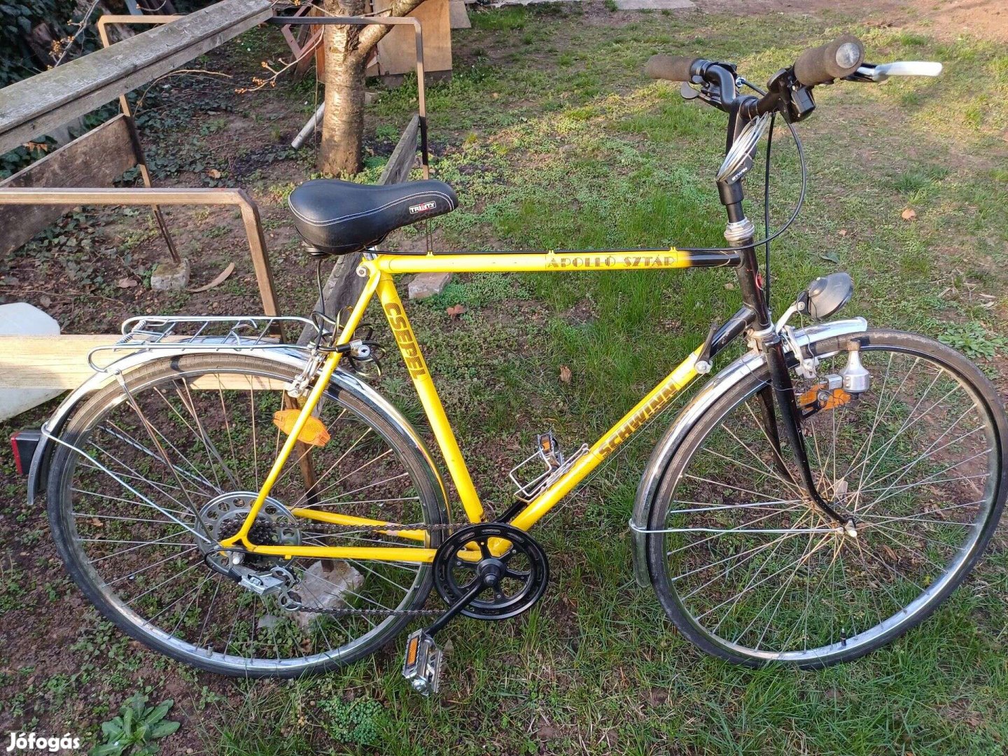 Favorit férfi sárga kerékpár