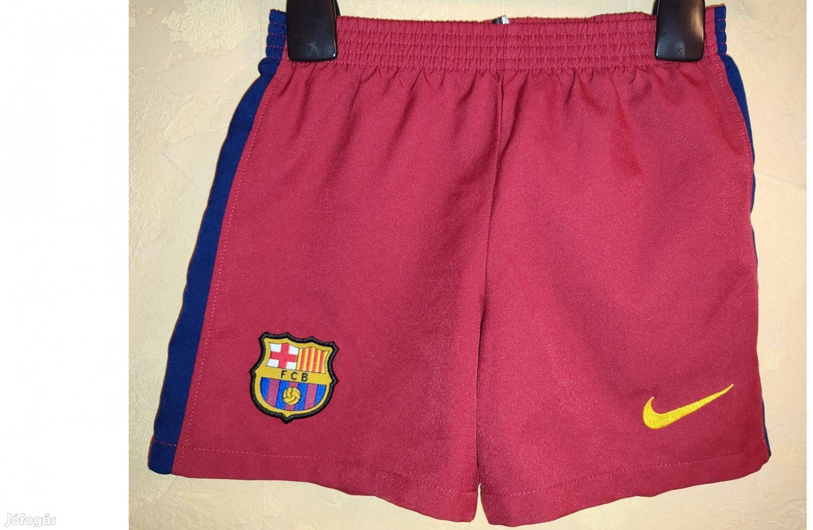 Fc Barcelona eredeti Nike gyerek bordó rövid nadrág (96-104)