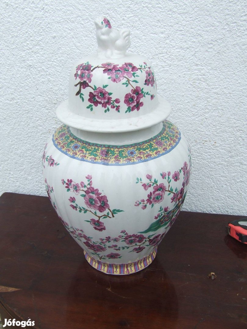 Fedeles porcelán váza