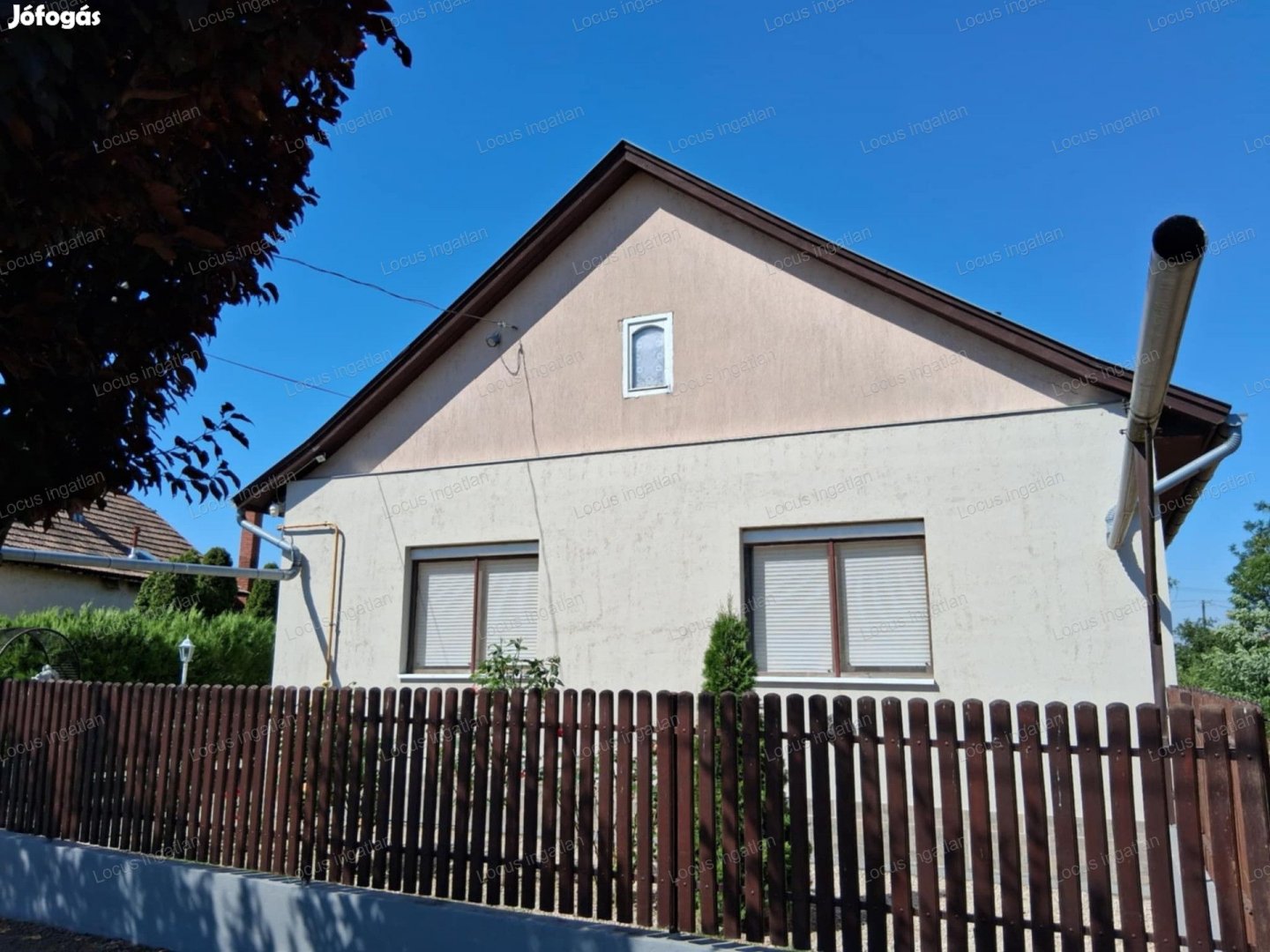 Fegyverneken 2002-ben épült 3 szobás családi ház eladó