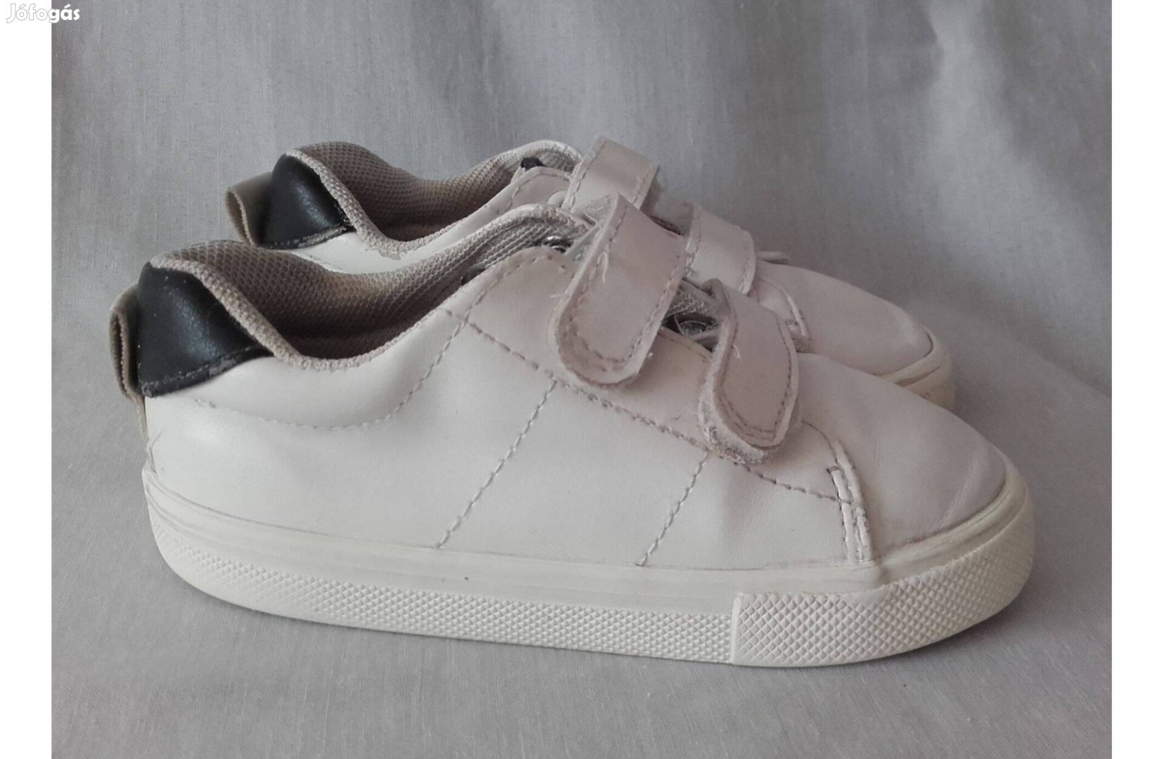 Fehér HM-es gyermekcipő, EU 23, BTH 14 cm
