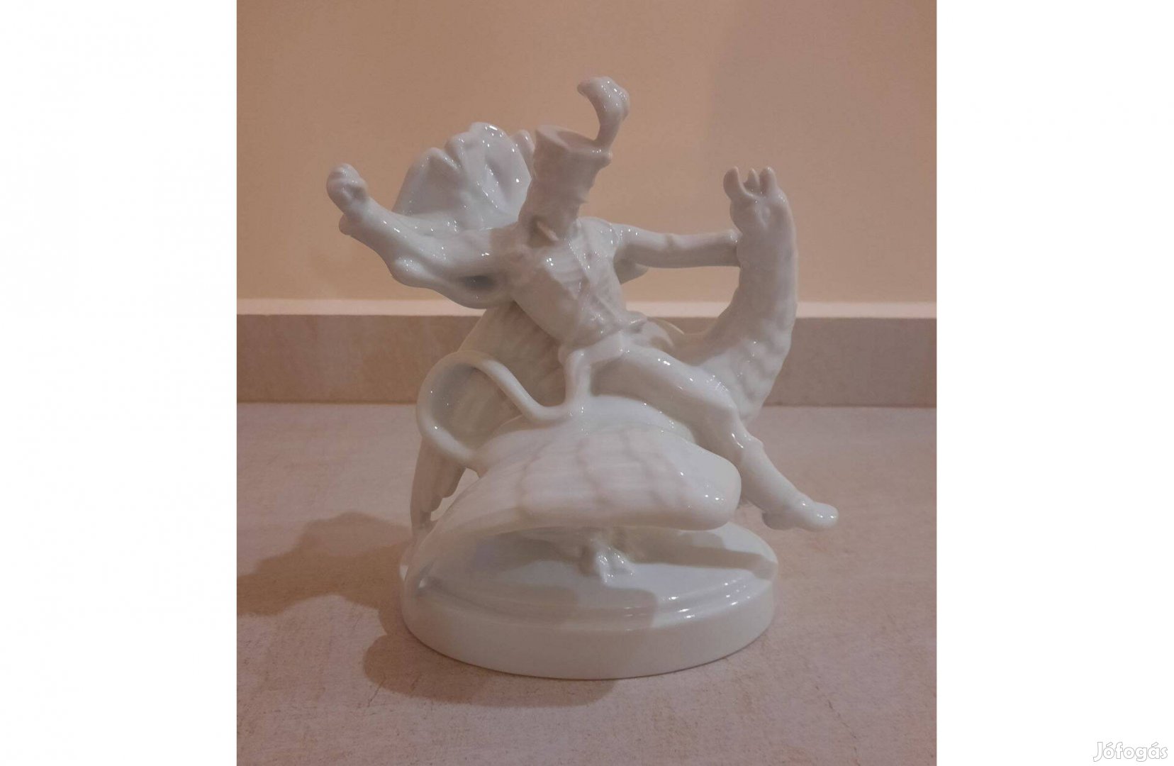 Fehér Herendi János Vitéz a Griff madáron porcelán figura eladó!