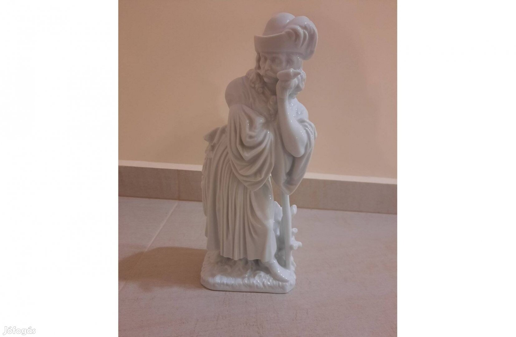 Fehér Herendi porcelán Búsuló Juhász, Betyár, Paraszt porcelán figura