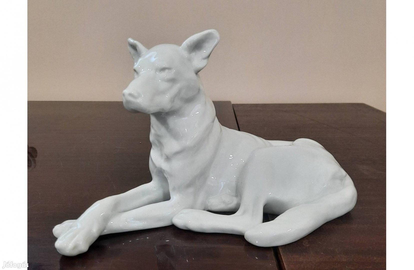 Fehér Herendi porcelán fekvő német juhász kutya figura eladó