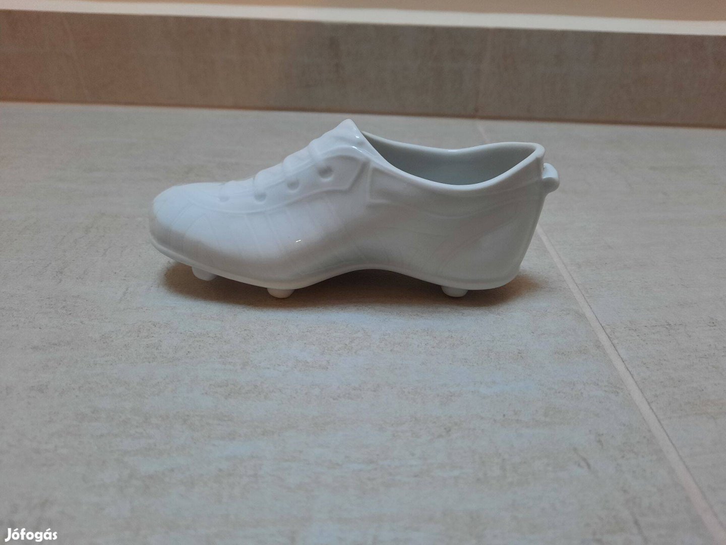 Fehér Herendi porcelán foci cipő eladó!