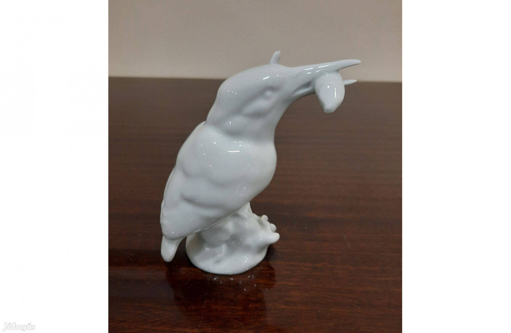 Fehér Herendi porcelán jégmadár hallal a szájában figura eladó!