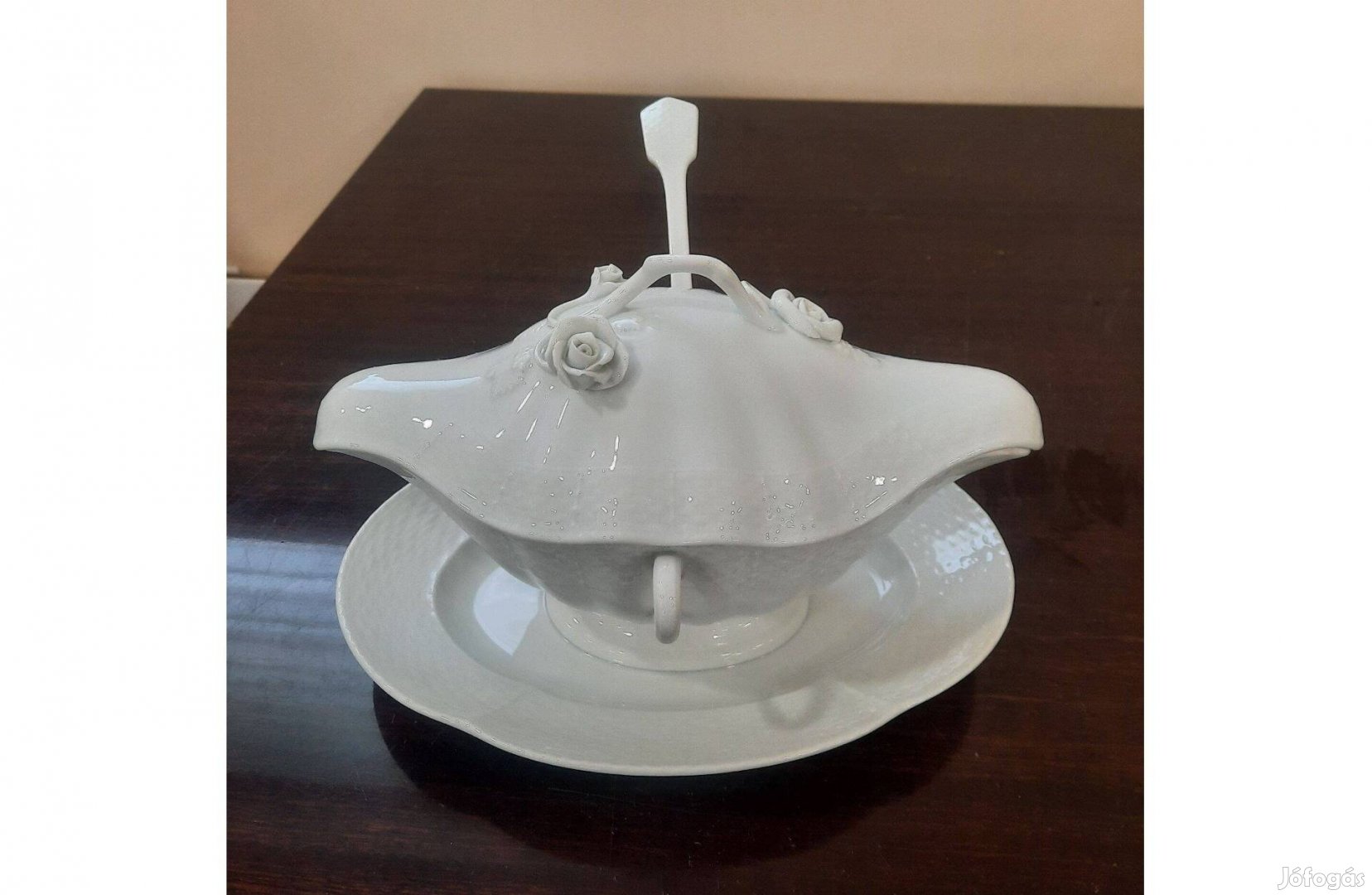 Fehér Herendi porcelán szószos tál + alj + tető + merőkanál eladó!