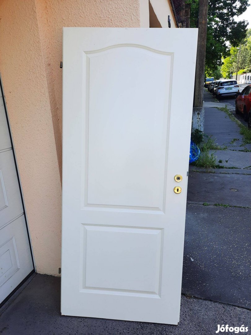 Fehér MDF Mantu belső ajtó és kilincs