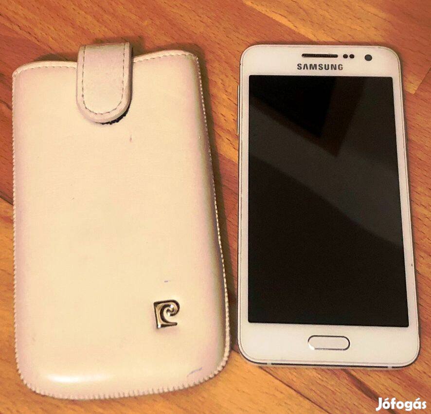 Fehér Samsung okos telefon