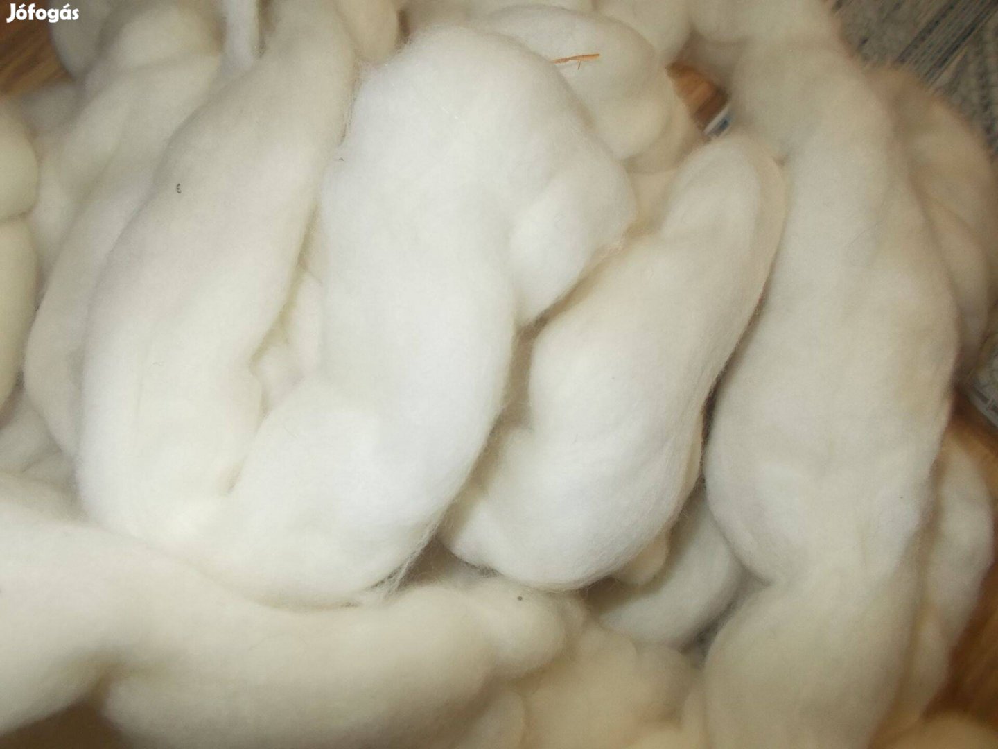 Fehér Szalaggyapjú 335g fele áron XX kerületben !!