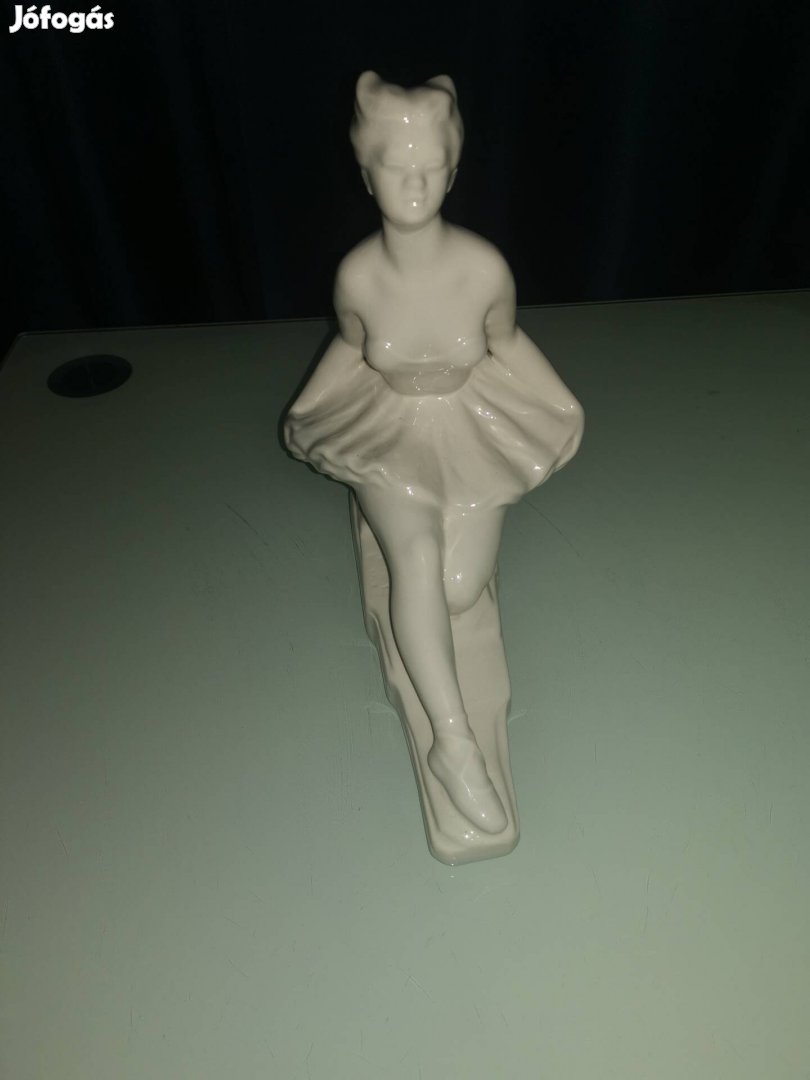 Fehér balerina porcelán