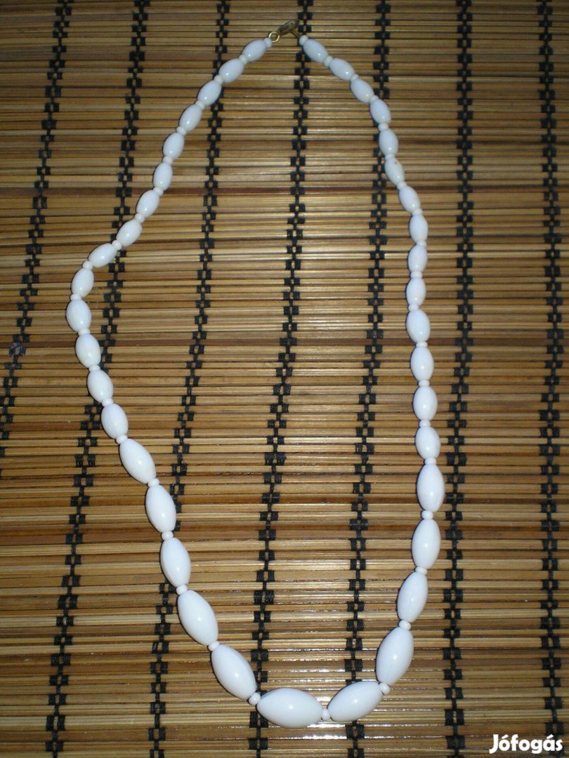 Fehér bizsu női nyaklánc szép állapotban eladó