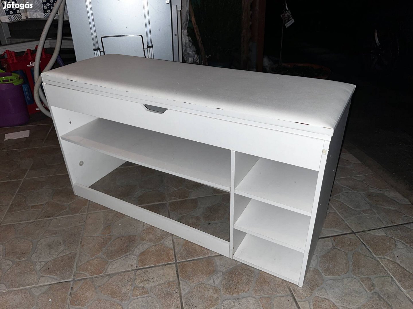 Fehér cipősszekrény
