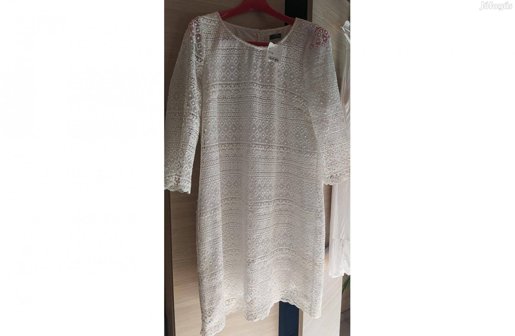 Fehér csipkeruha