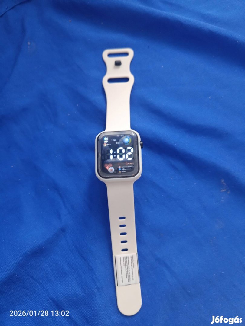 Fehér digitális óra