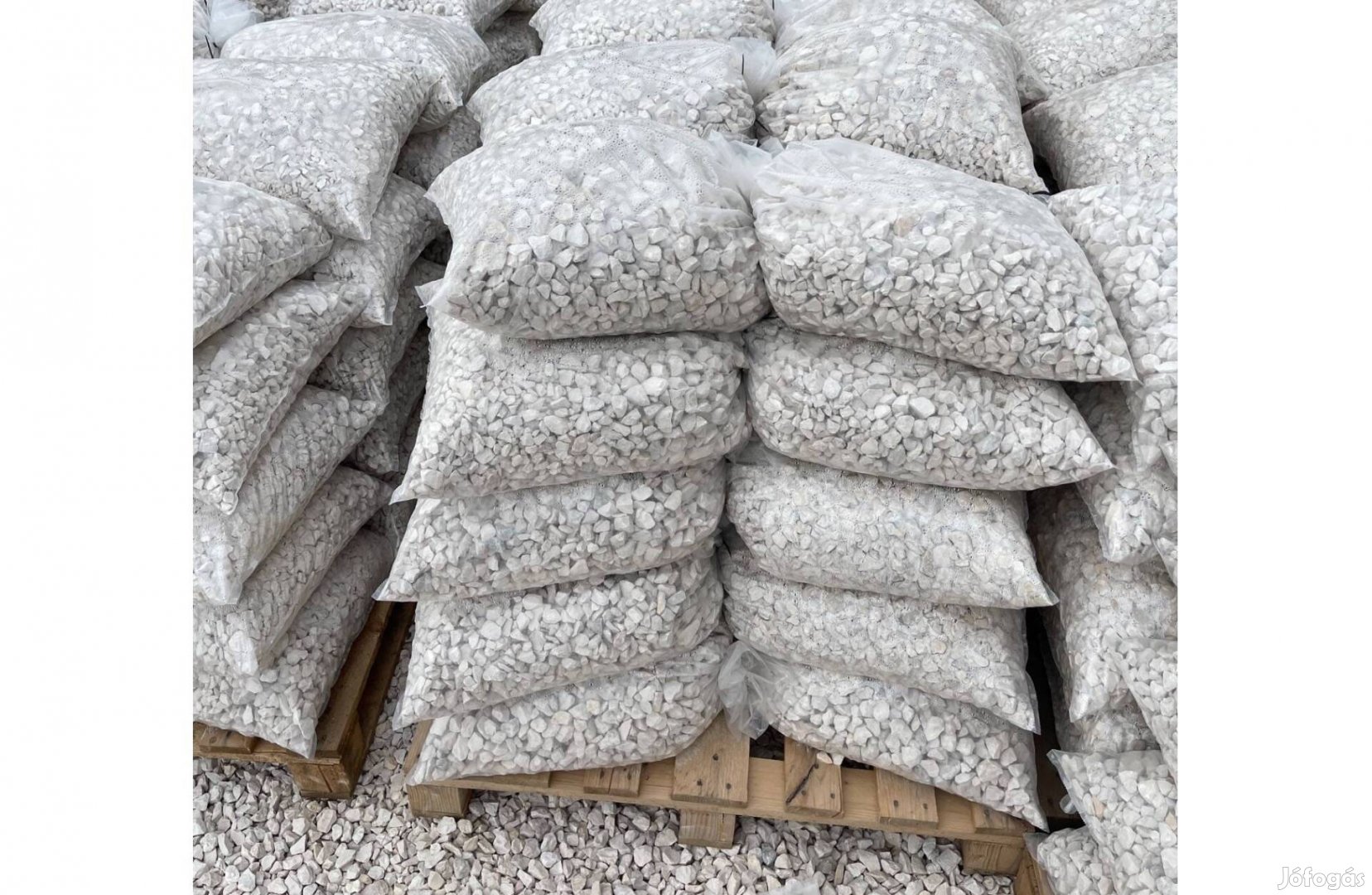 Fehér díszkavics 2fajta méretben 40kg zsák díszkő kavics