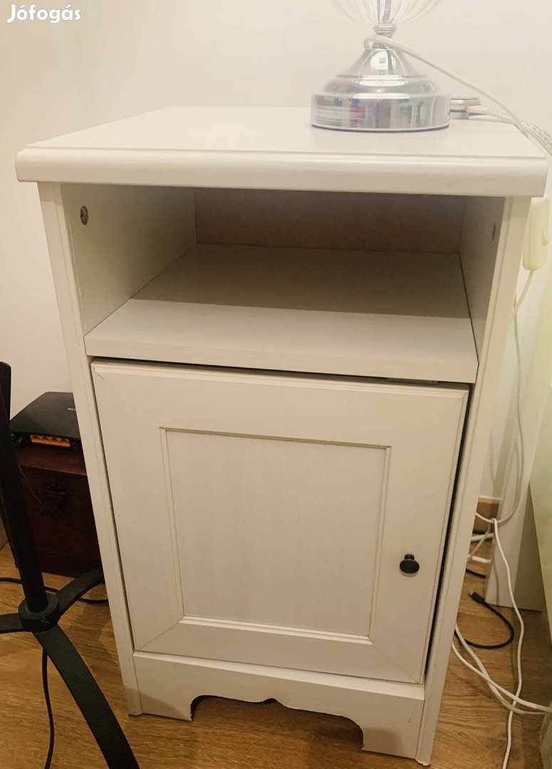 Fehér éjjeliszekrény (IKEA Hemnes stílus) 