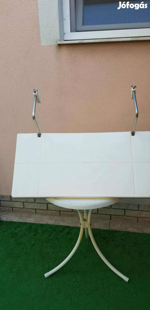 Fehér erkélyre akasztható asztal 6000 Ft