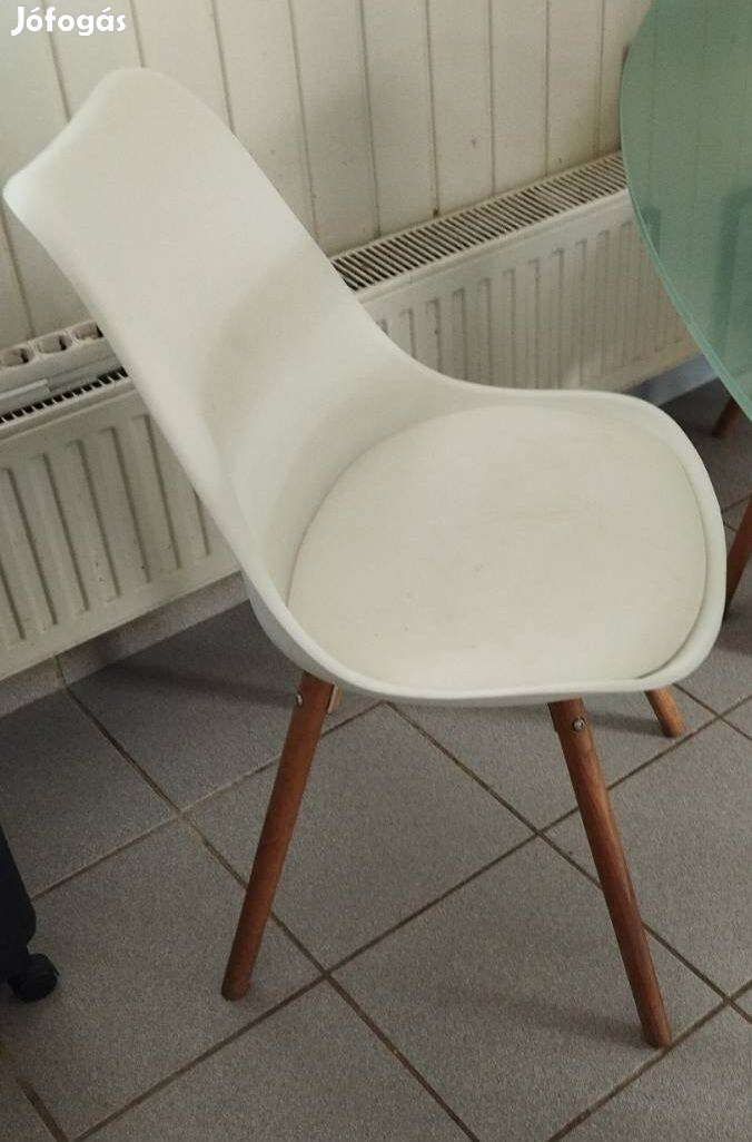 Fehér étkező szék